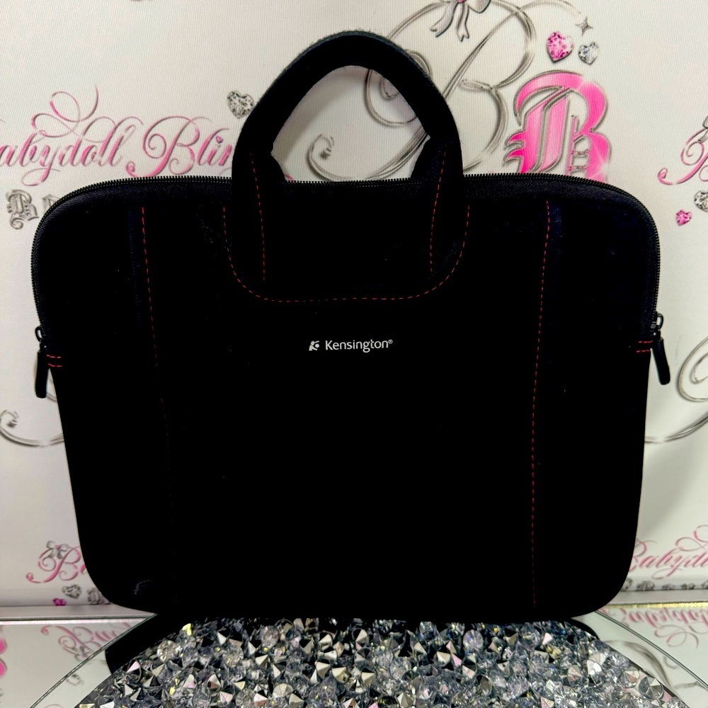Kensington laptop iPad case neoprene black and red padded handle compartments